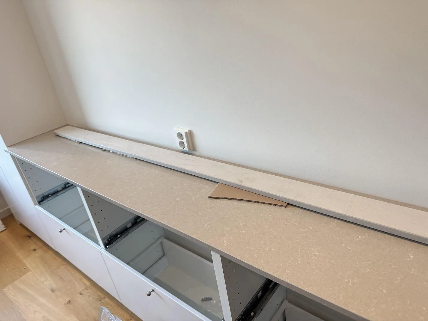Køkkenbordplade i Technistone Noble Ivory White, Malmö – billede 8