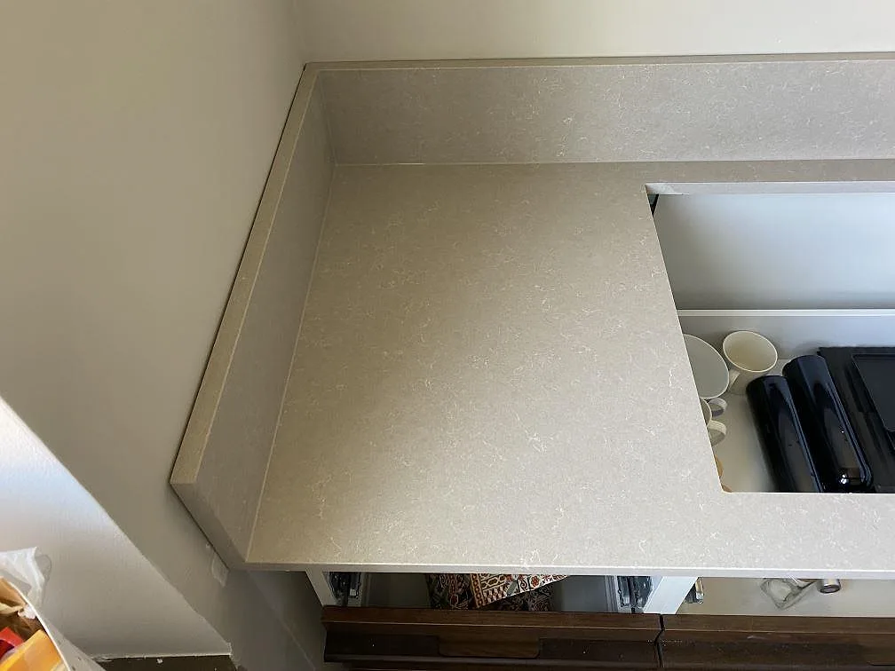Køkkenbordplade i Technistone Noble Ivory White, Malmö – billede 5