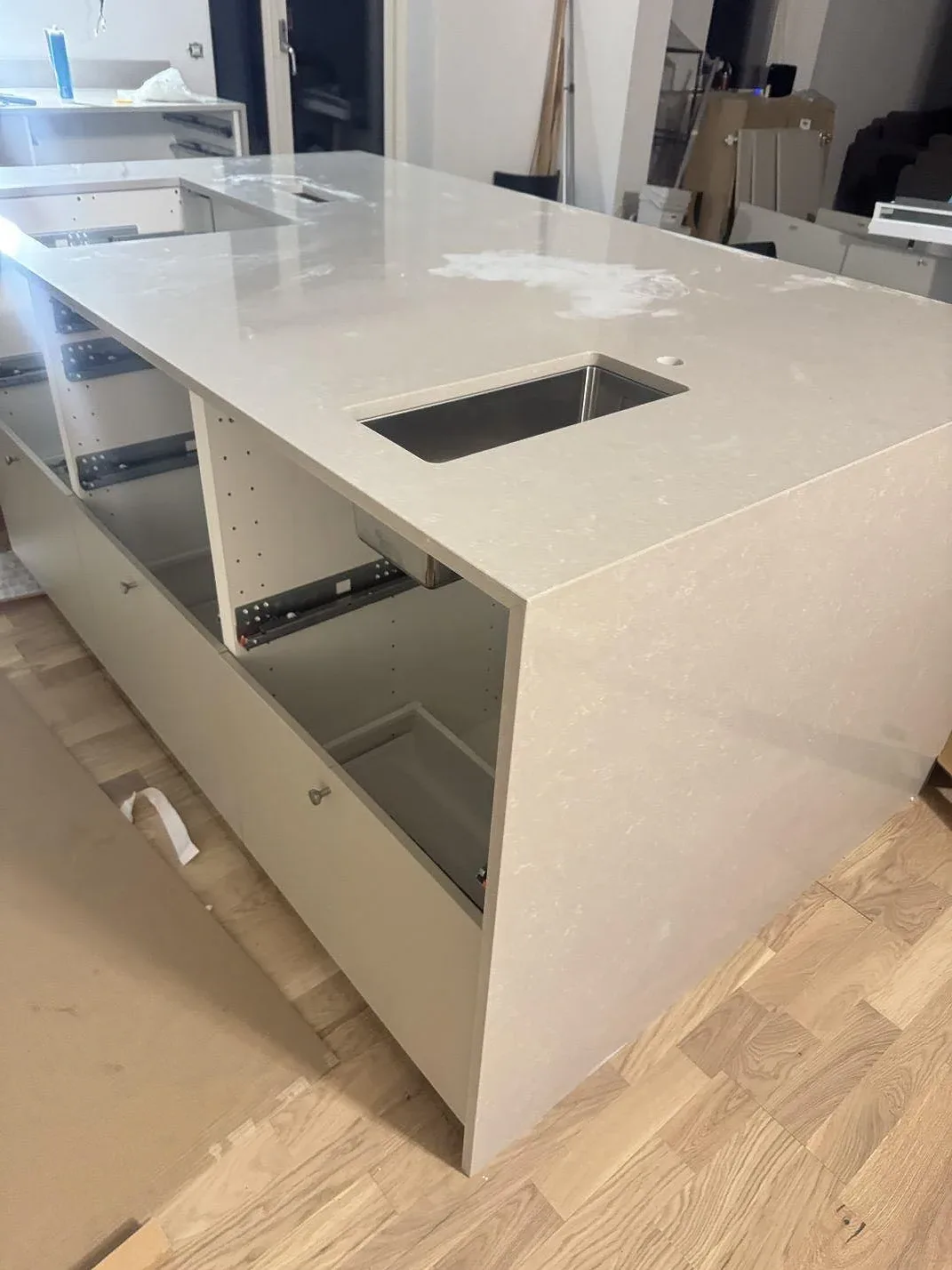 Køkkenbordplade i Technistone Noble Ivory White, Malmö – billede 6