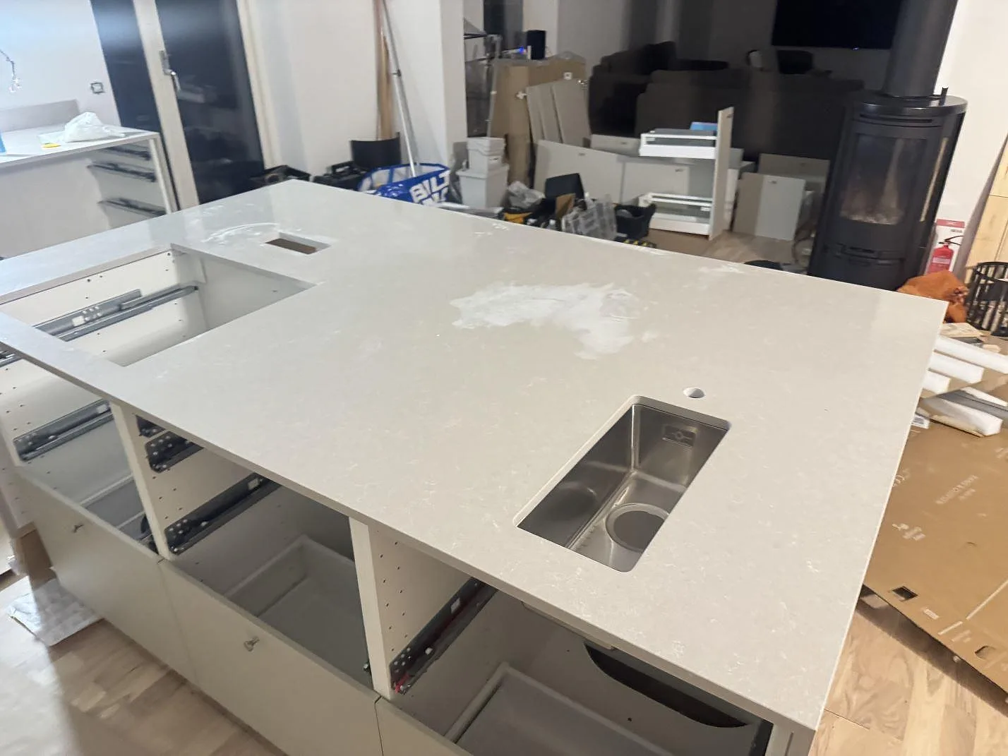 Køkkenbordplade i Technistone Noble Ivory White, Malmö – billede 2