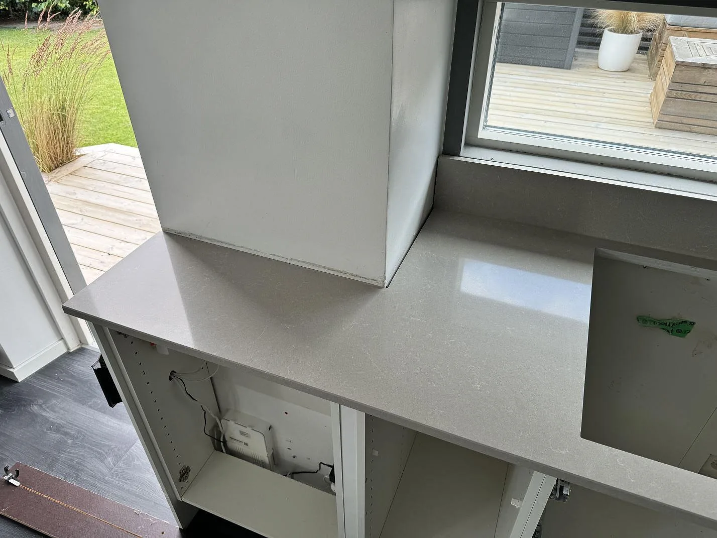 Køkkenbordplade i Technistone Noble Ivory White, Staffanstorp – billede 5