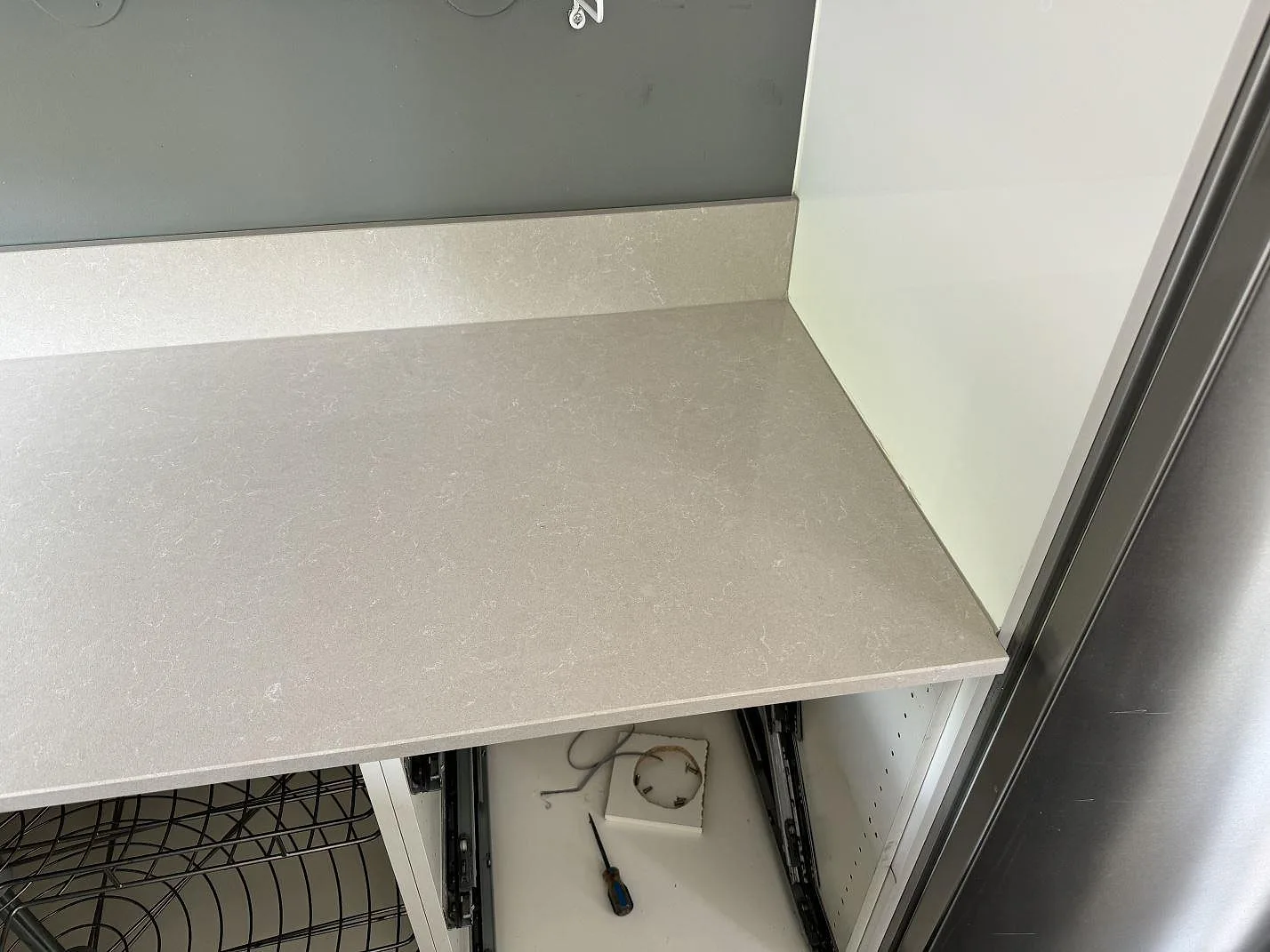 Køkkenbordplade i Technistone Noble Ivory White, Staffanstorp – billede 7