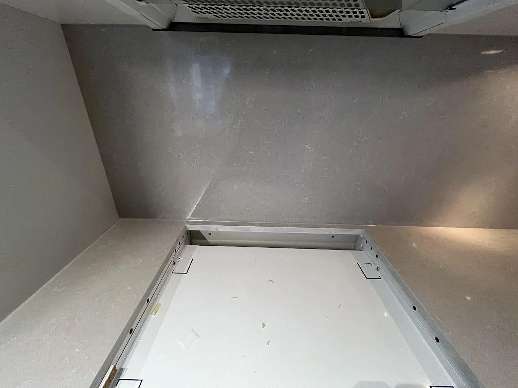 Køkkenbordplade i Technistone Noble Ivory White, Stockholm – billede 4