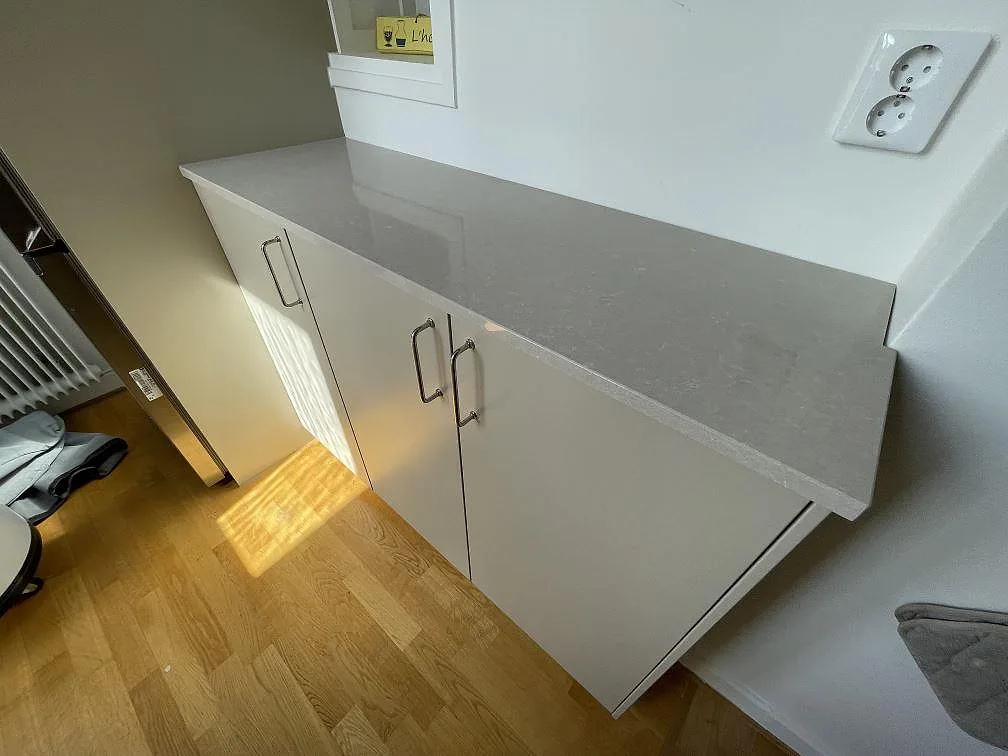 Køkkenbordplade i Technistone Noble Ivory White, Stockholm – billede 4