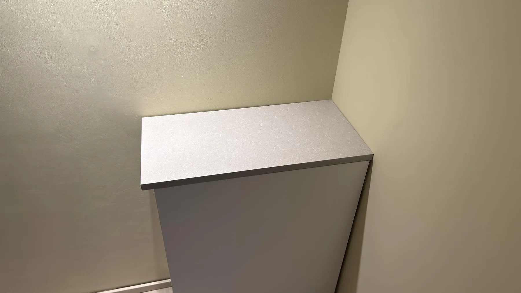 Køkkenbordplade i Technistone Noble Ivory White, Stockholm – billede 2