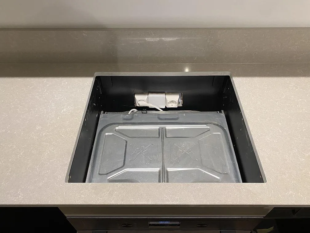Køkkenbordplade i Technistone Noble Ivory White, Stockholm – billede 6