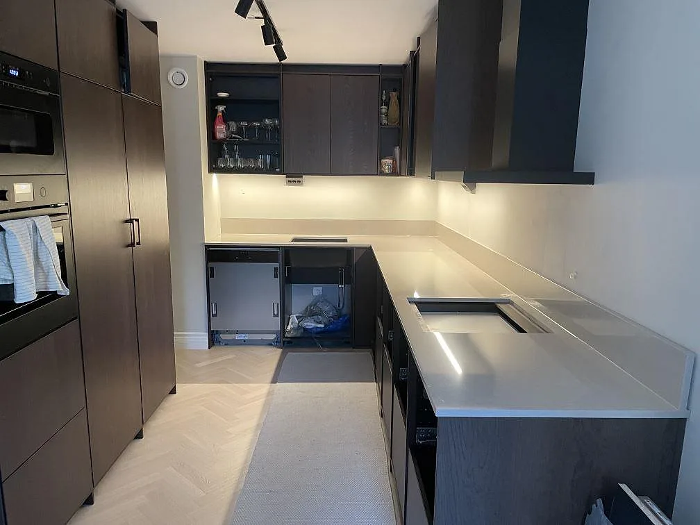 Køkkenbordplade i Technistone Noble Ivory White, Stockholm – billede 2