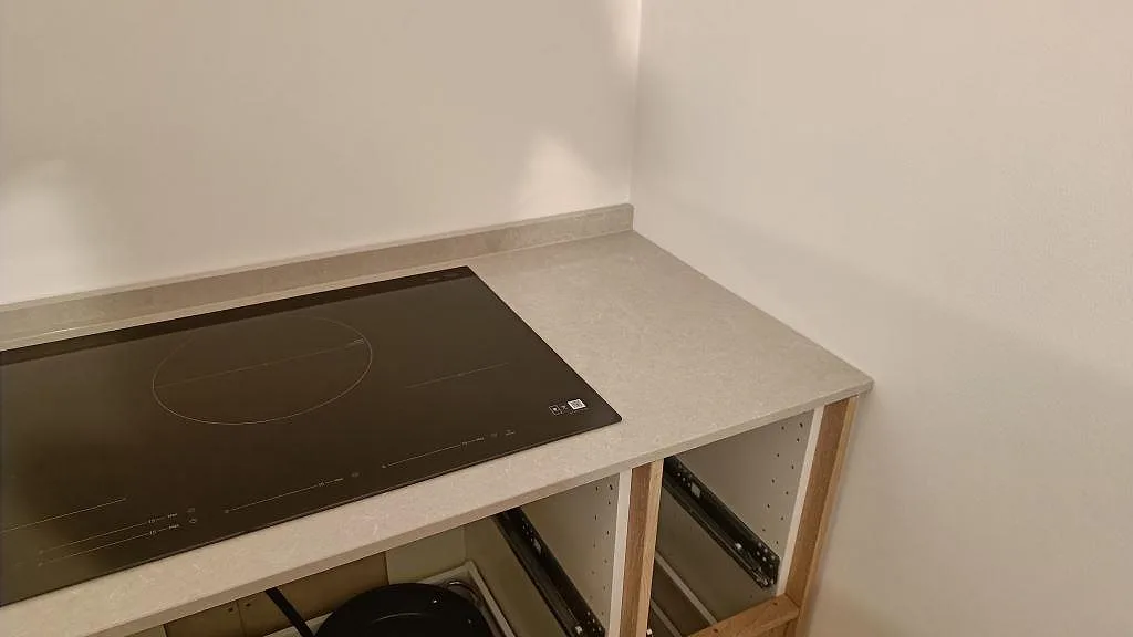 Køkkenbordplade i Technistone Noble Ivory White, Trelleborg – billede 7