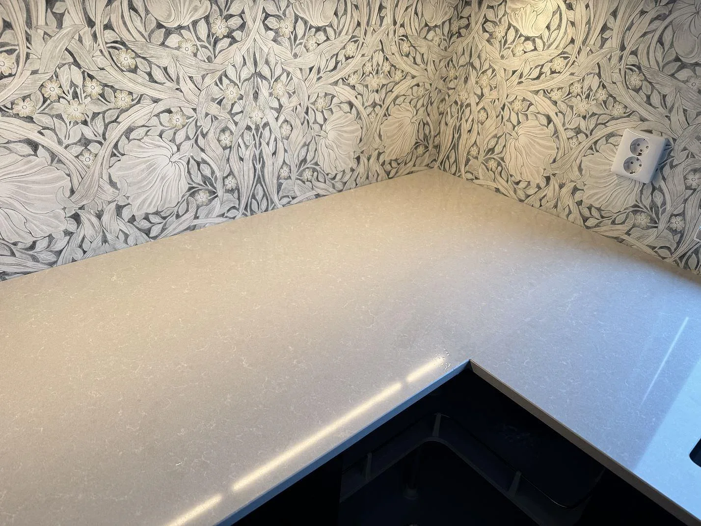 Køkkenbordplade i Technistone Noble Ivory White, Trelleborg – billede 4