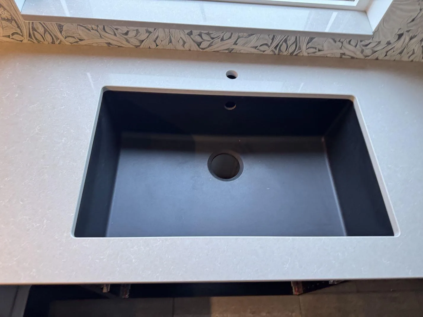 Køkkenbordplade i Technistone Noble Ivory White, Trelleborg – billede 3