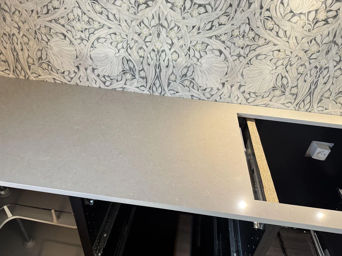Køkkenbordplade i Technistone Noble Ivory White, Trelleborg – billede 6