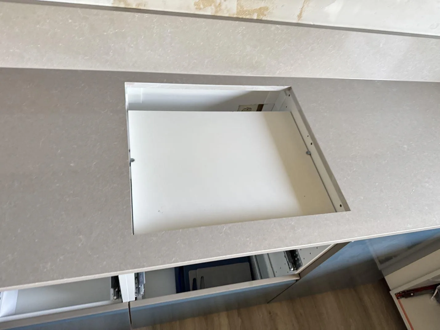 Køkkenbordplade i Technistone Noble Ivory White, Trollhättan – billede 7