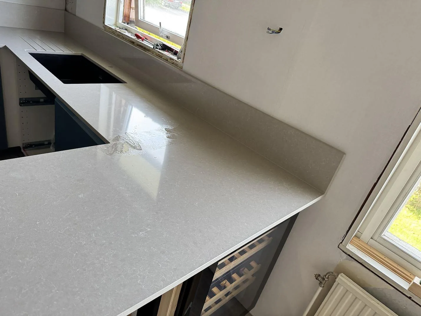 Køkkenbordplade i Technistone Noble Ivory White, Trollhättan – billede 4