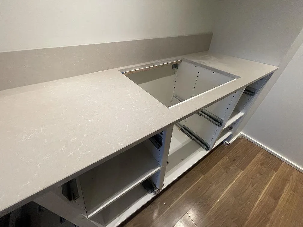 Køkkenbordplade i Technistone Noble Ivory White, Vallentuna – billede 5