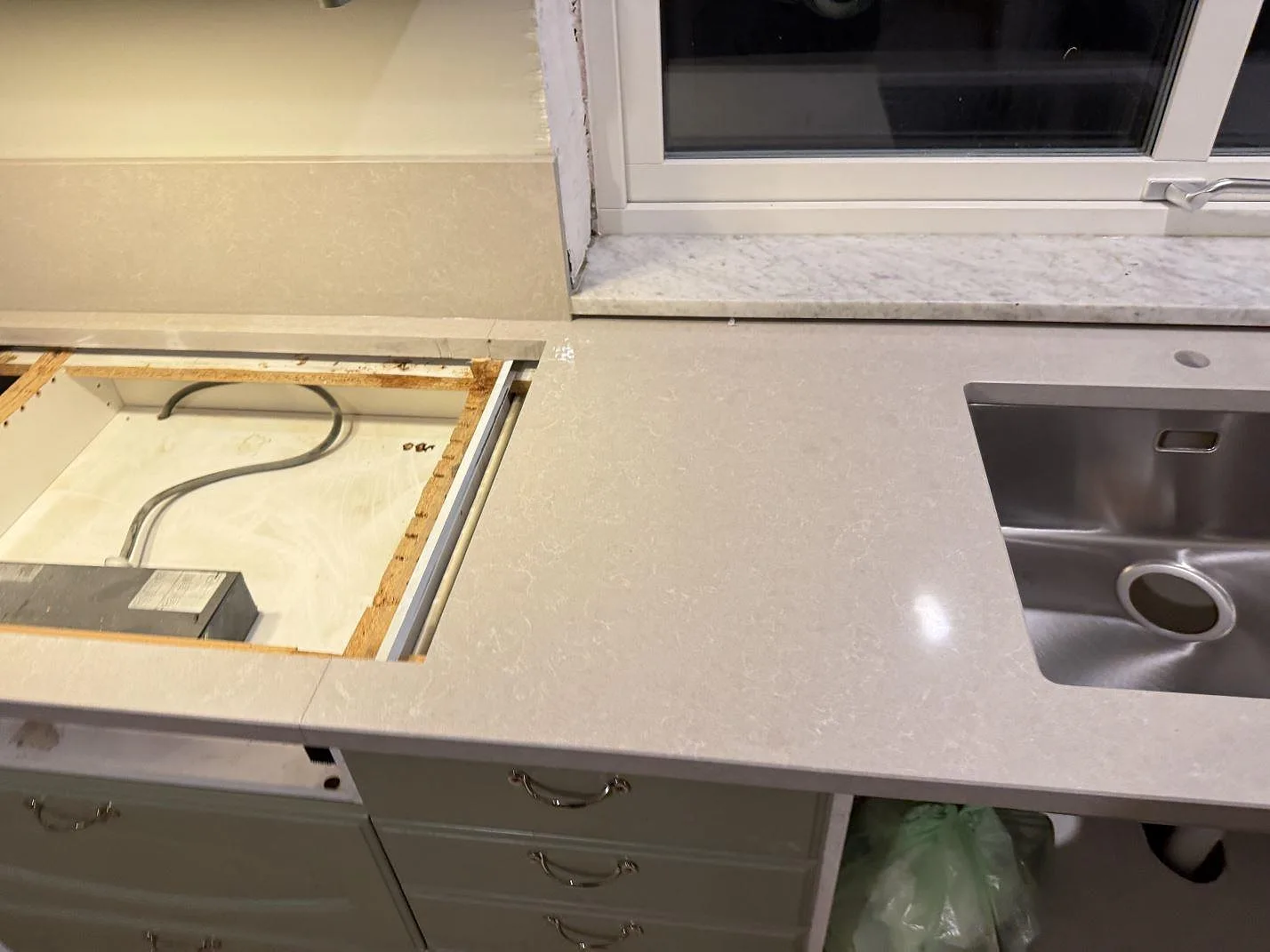 Køkkenbordplade i Technistone Noble Ivory White, Veberöd – billede 6