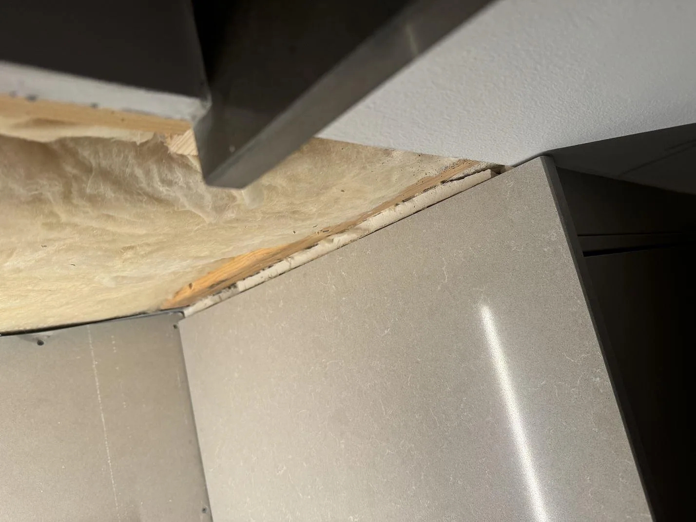 Køkkenbordplade i Technistone Noble Ivory White, Vintrie – billede 8