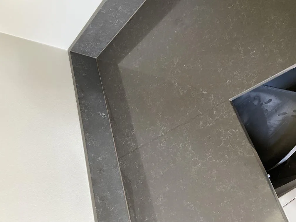 Køkkenbordplade i Technistone Noble Pietra Grey, Göteborg – billede 6