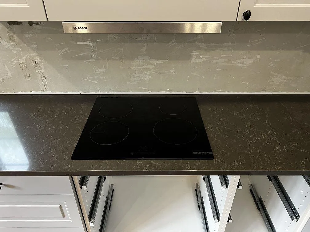 Køkkenbordplade i Technistone Noble Pietra Grey, Hästveda – billede 5