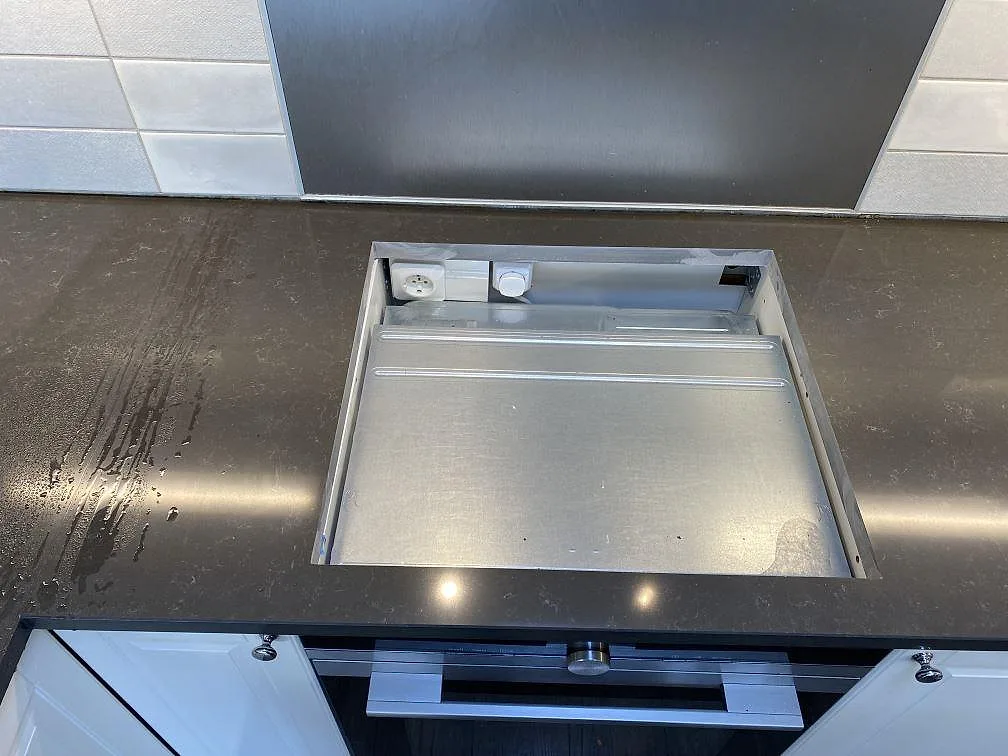 Køkkenbordplade i Technistone Noble Pietra Grey, Kungsbacka – billede 3
