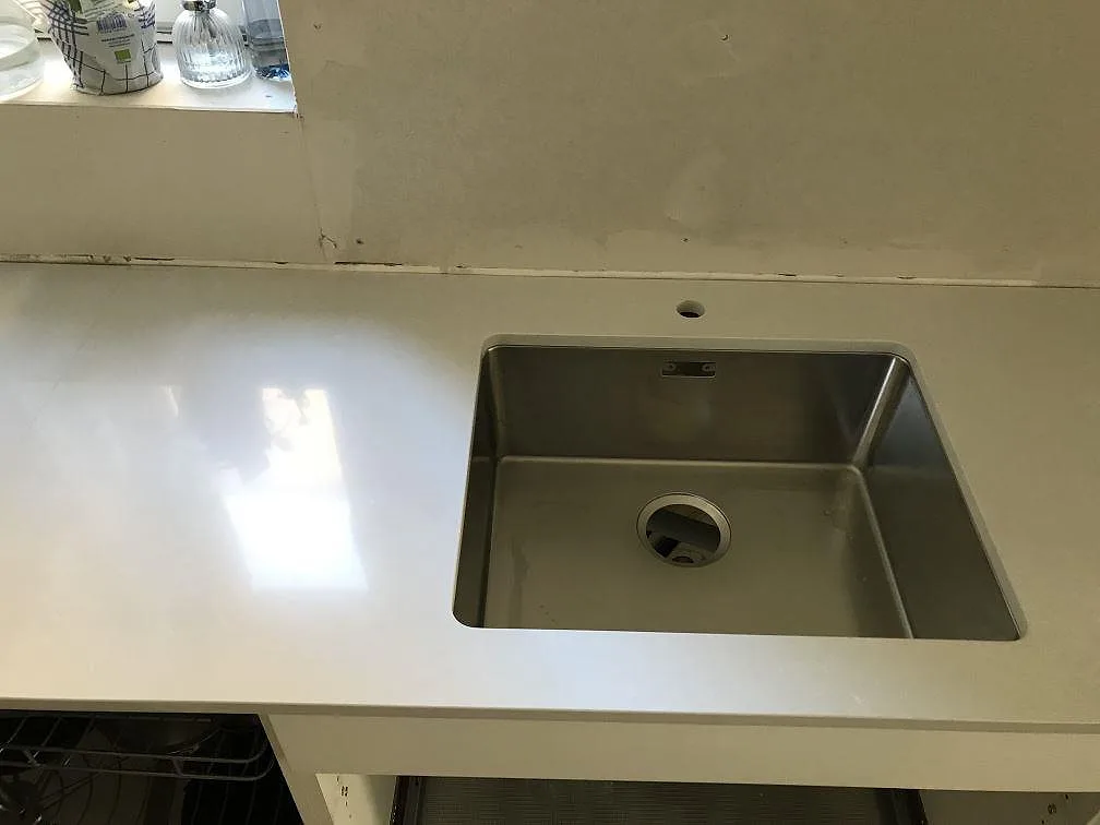 Køkkenbordplade i Technistone Noble Pro Frost, Limhamn – billede 3