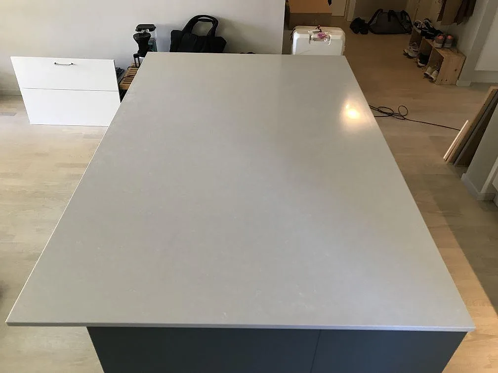 Køkkenbordplade i Technistone Noble Pro Frost, Limhamn – billede 2