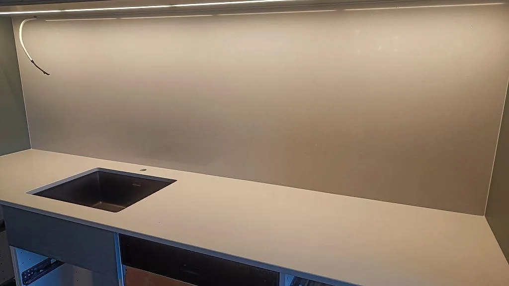 Køkkenbordplade i Technistone Noble Pro Frost, Malmö – billede 2