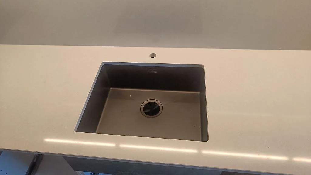 Køkkenbordplade i Technistone Noble Pro Frost, Malmö – billede 4