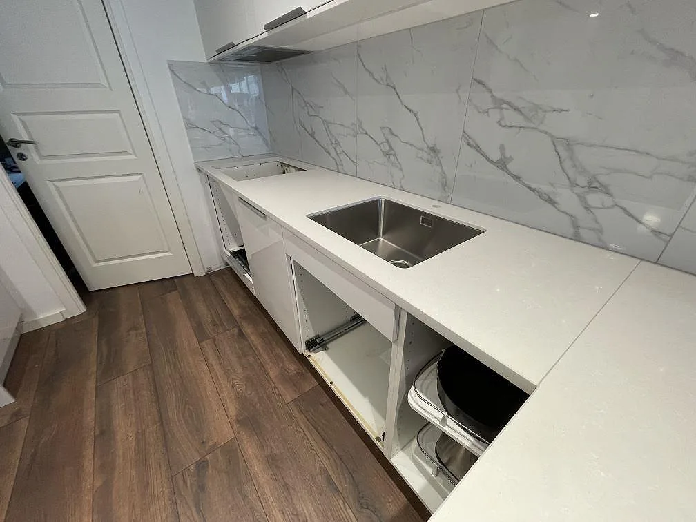 Køkkenbordplade i Technistone Noble Pro Frost, Sollentuna – billede 2