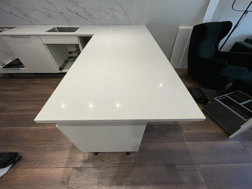 Køkkenbordplade i Technistone Noble Pro Frost, Sollentuna – billede 4