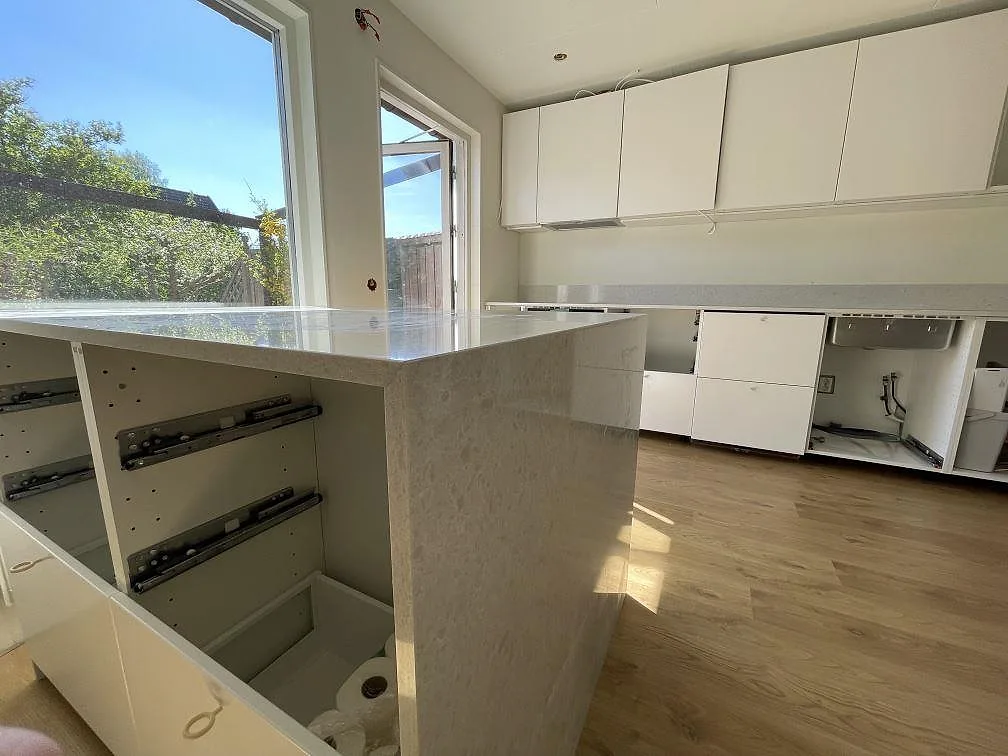 Køkkenbordplade i Technistone Noble Quartzite, Järfälla – billede 2