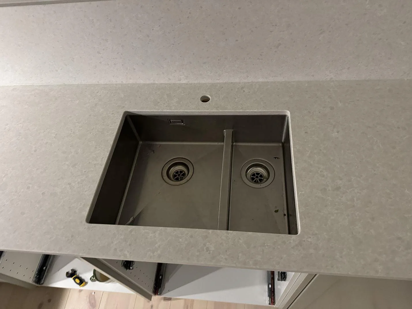 Køkkenbordplade i Technistone Noble Quartzite, Malmö – billede 3