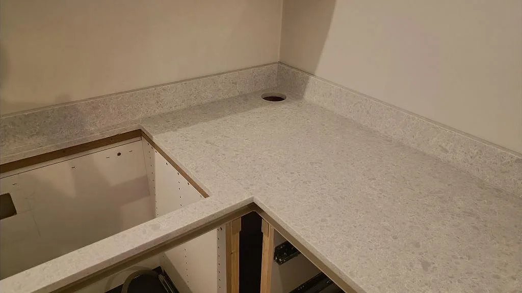 Køkkenbordplade i Technistone Noble Quartzite, Malmö – billede 5