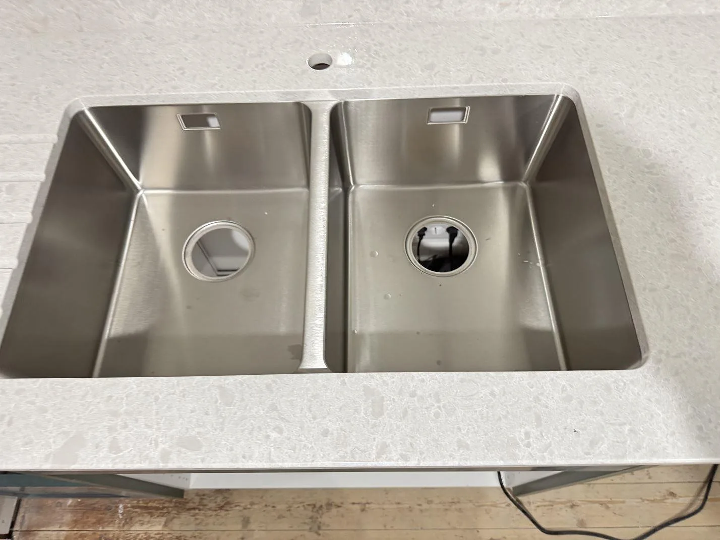 Køkkenbordplade i Technistone Noble Quartzite, Staffanstorp – billede 4