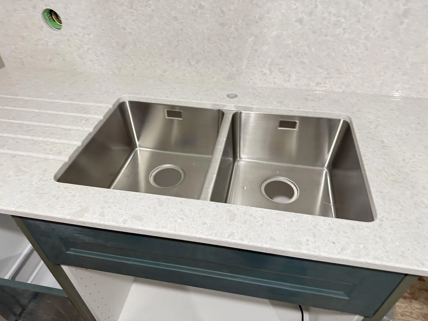 Køkkenbordplade i Technistone Noble Quartzite, Staffanstorp – billede 3