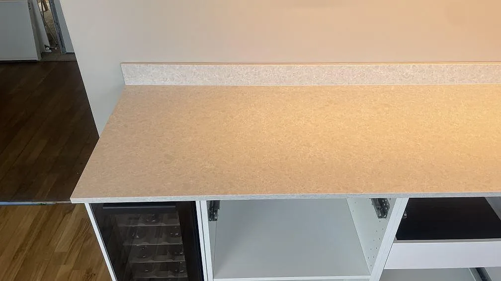 Køkkenbordplade i Technistone Noble Quartzite, Vellinge – billede 2