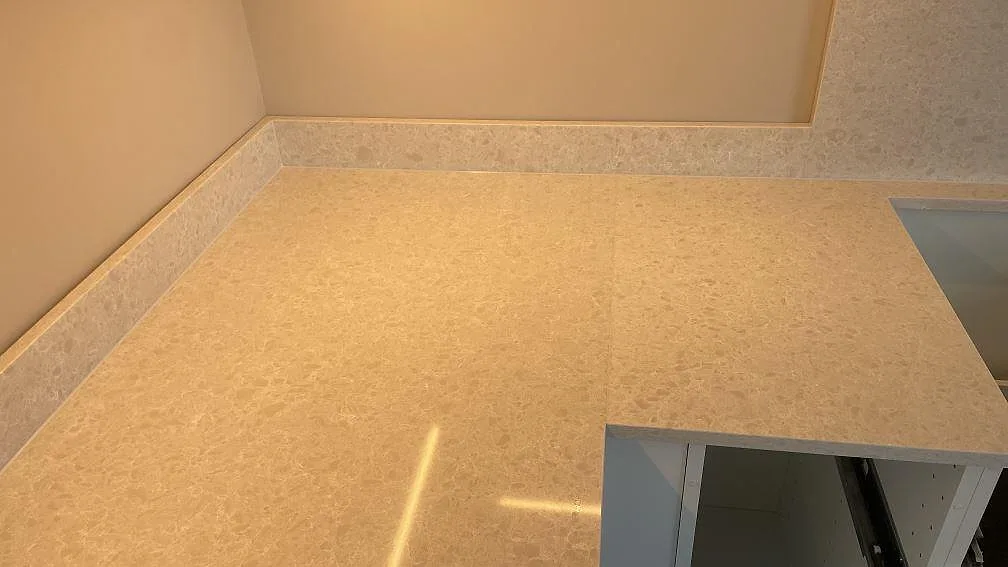 Køkkenbordplade i Technistone Noble Quartzite, Vellinge – billede 4