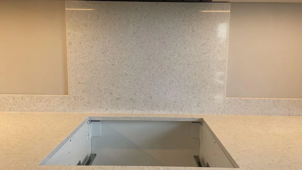 Køkkenbordplade i Technistone Noble Quartzite, Vellinge – billede 6