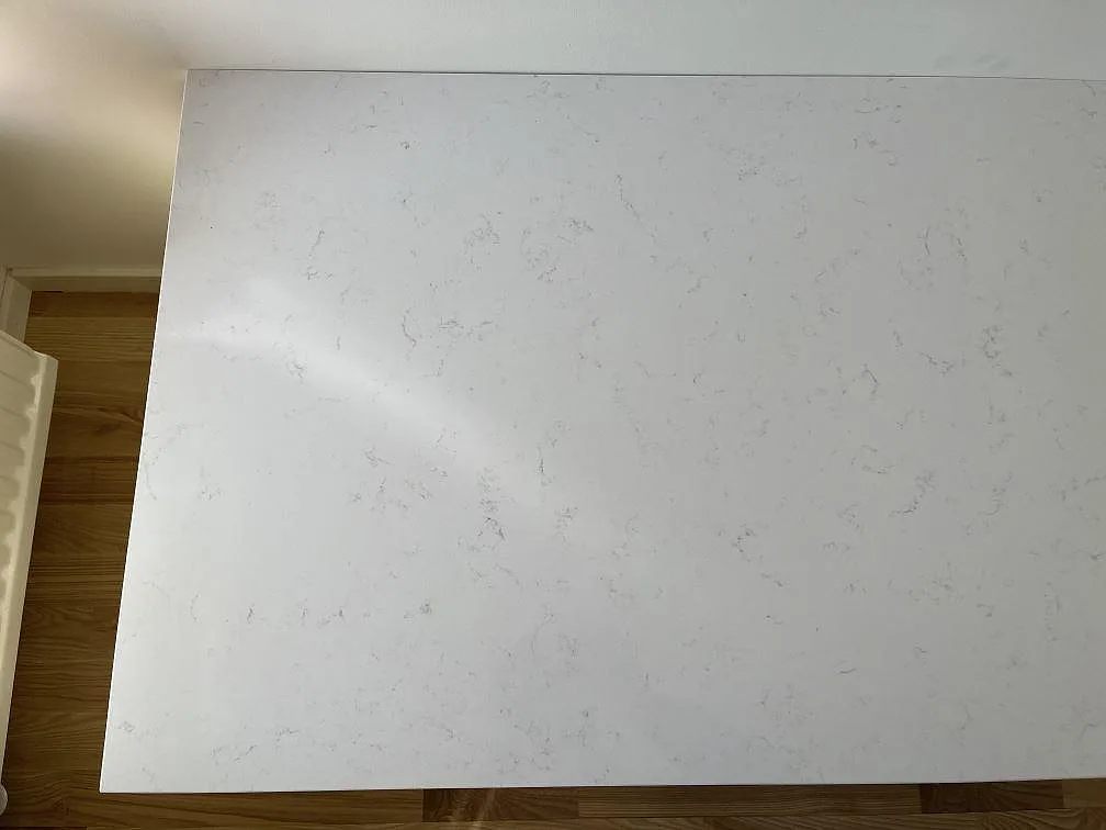 Køkkenbordplade i Technistone Noble Supreme White, Beddingestrand – billede 6