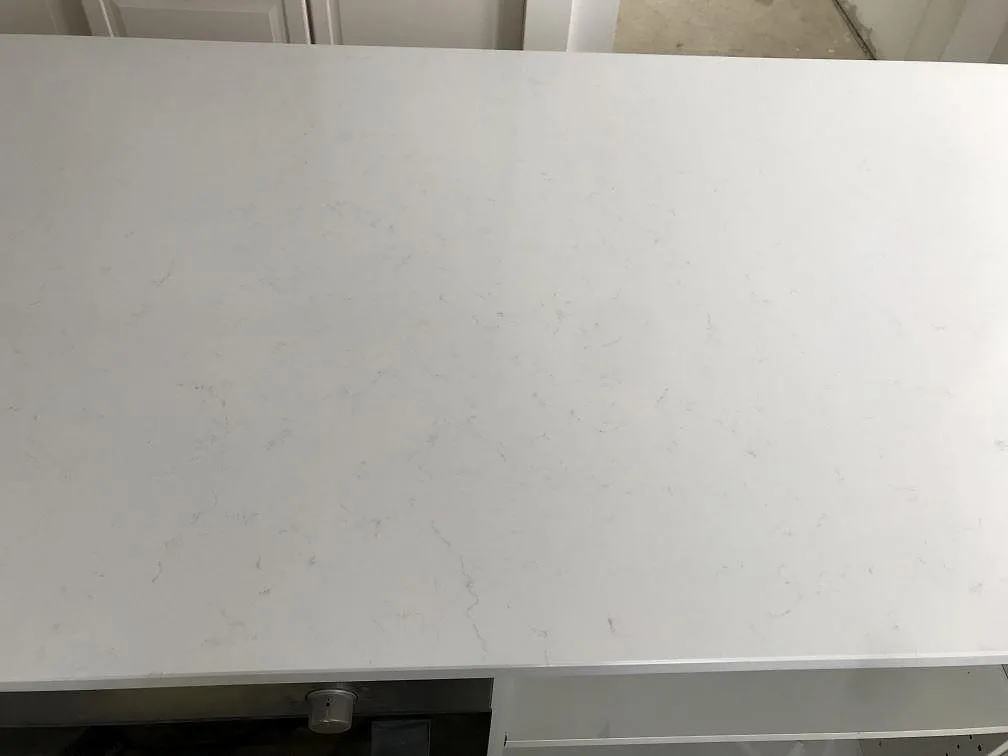Køkkenbordplade i Technistone Noble Supreme White, Bjärred – billede 2