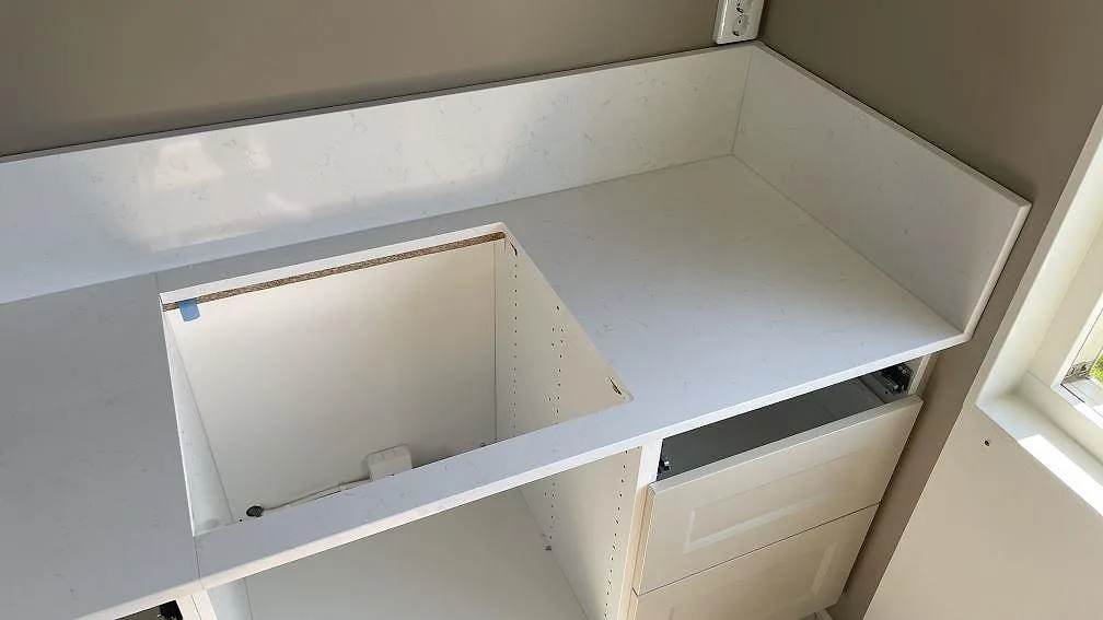 Køkkenbordplade i Technistone Noble Supreme White, Falköping – billede 6
