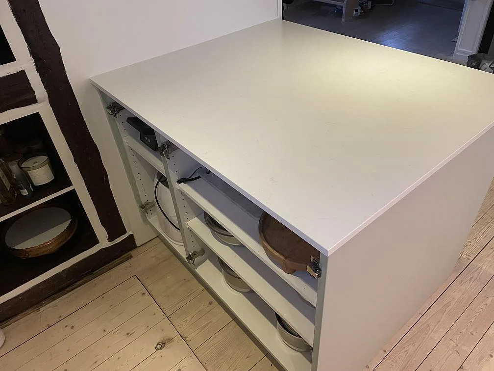 Køkkenbordplade i Technistone Noble Supreme White, Fjälkinge – billede 4