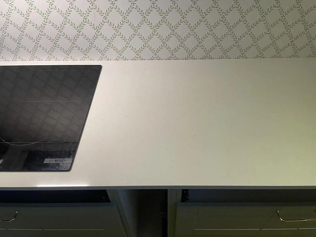 Køkkenbordplade i Technistone Noble Supreme White, Fjälkinge – billede 7