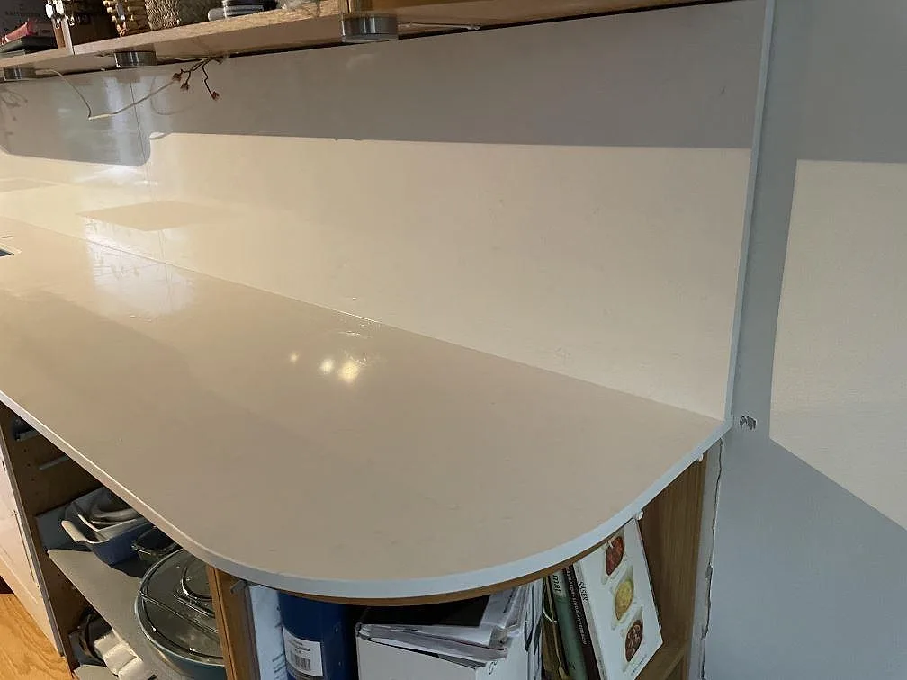 Køkkenbordplade i Technistone Noble Supreme White, Hässleholm – billede 5