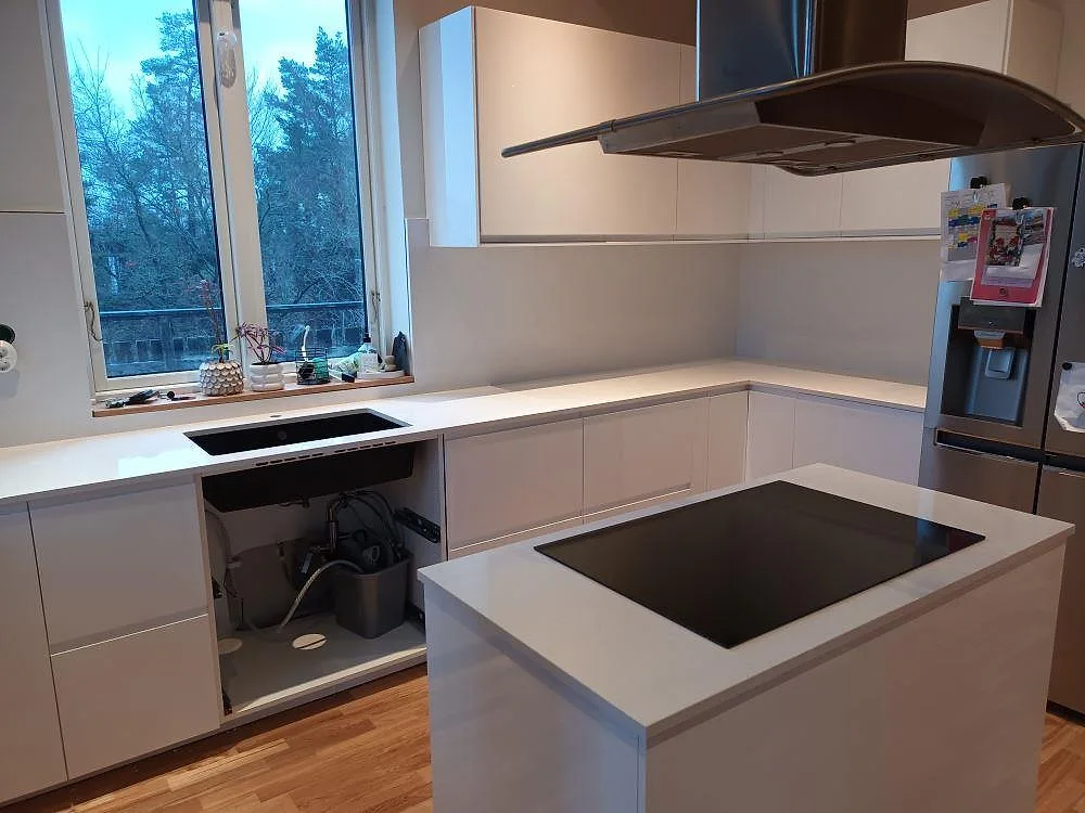 Køkkenbordplade i Technistone Noble Supreme White, Huddinge – billede 3