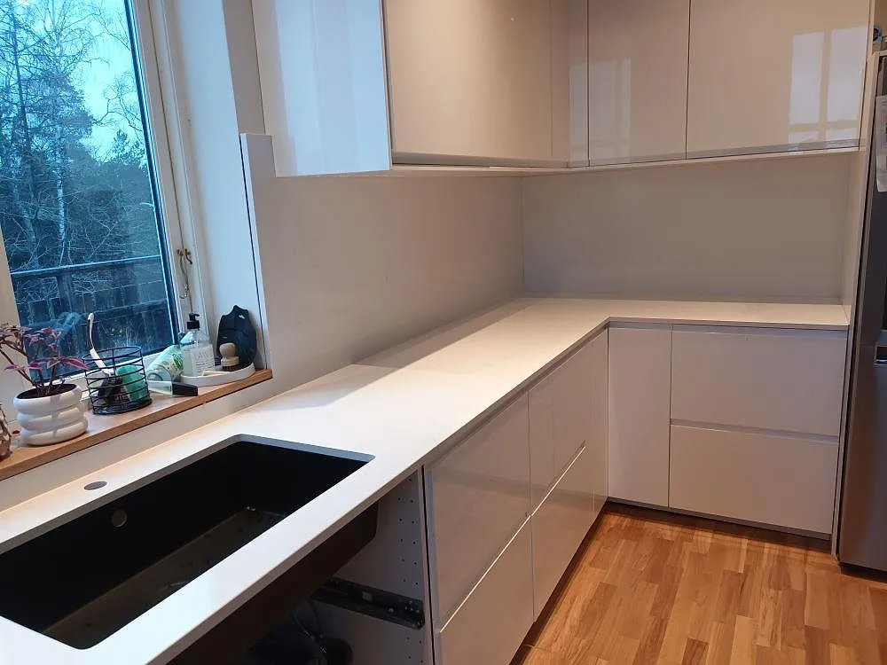Køkkenbordplade i Technistone Noble Supreme White, Huddinge – billede 4