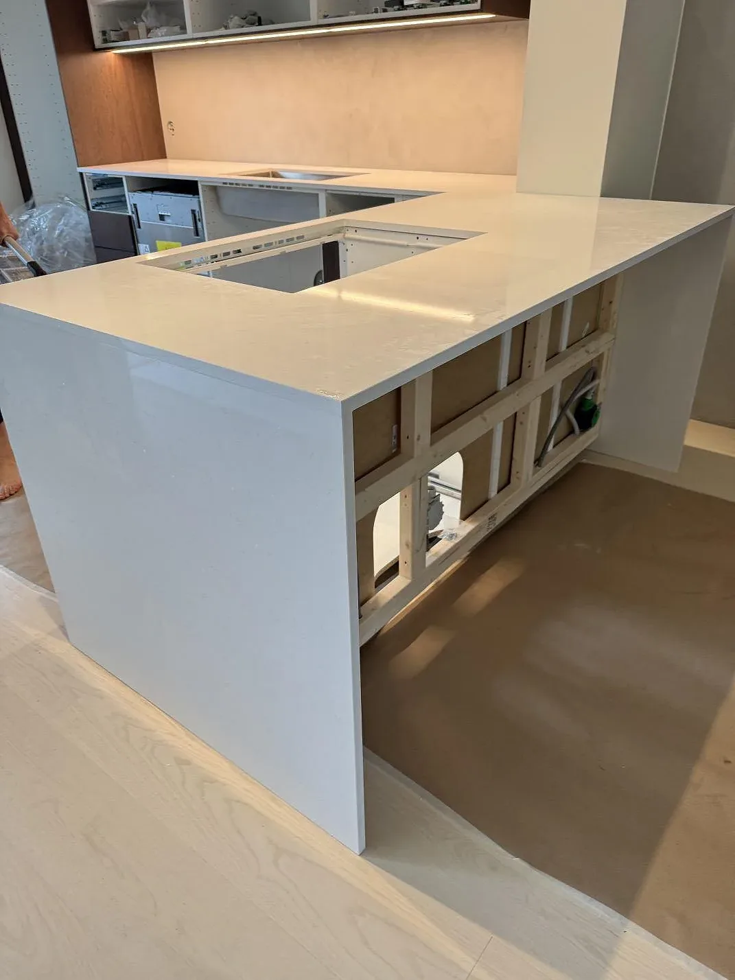 Køkkenbordplade i Technistone Noble Supreme White, Karlshamn – billede 6