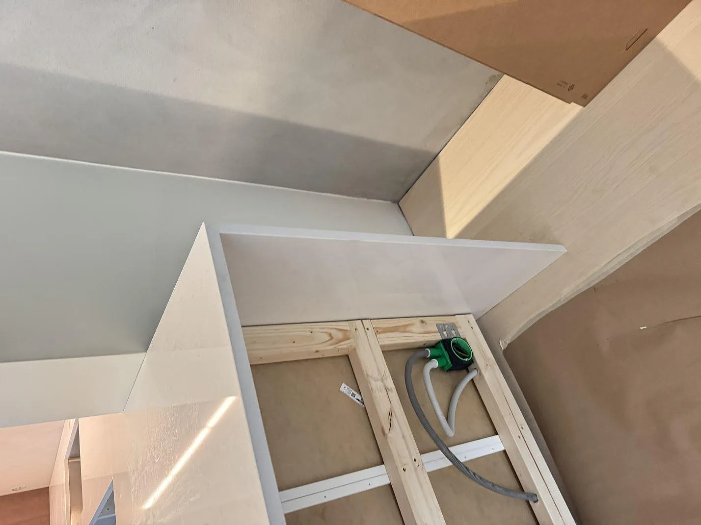 Køkkenbordplade i Technistone Noble Supreme White, Karlshamn – billede 7
