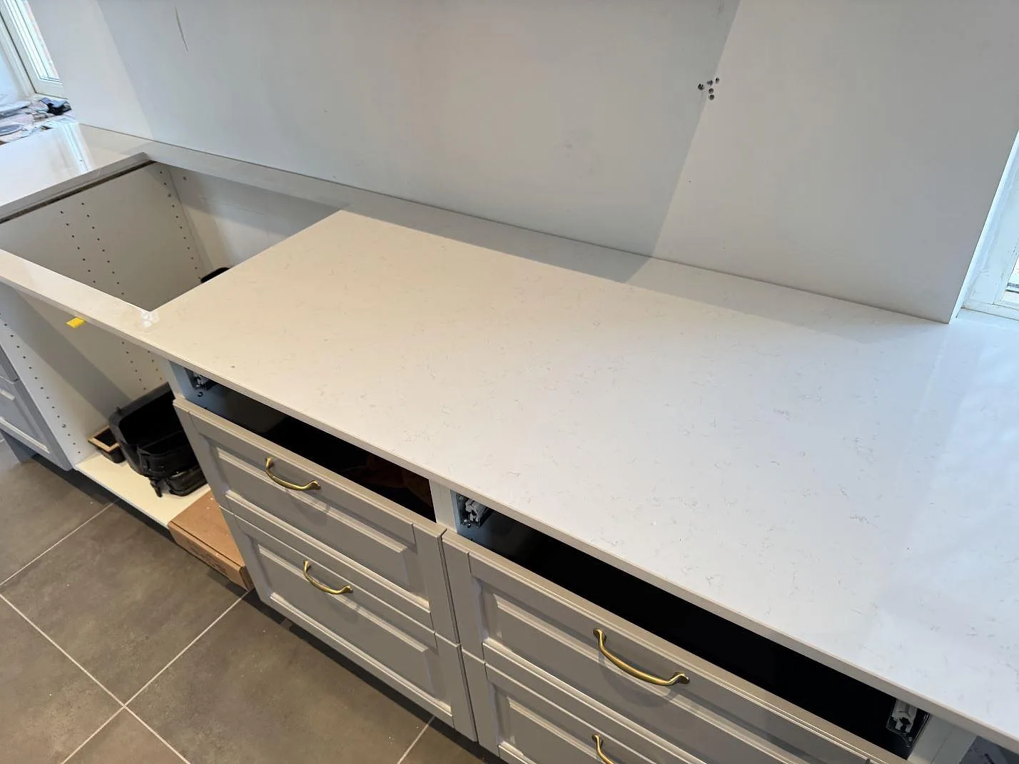 Køkkenbordplade i Technistone Noble Supreme White, Klagstorp – billede 4