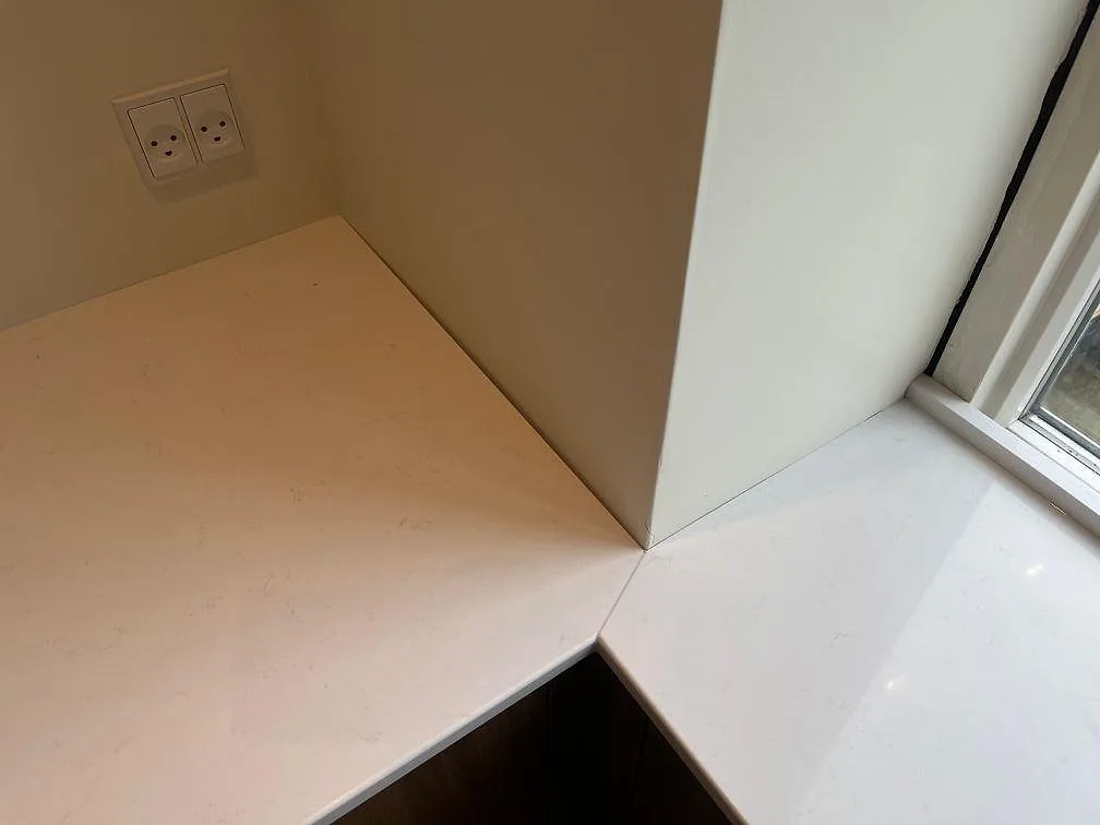 Køkkenbordplade i Technistone Noble Supreme White, København Ø – billede 6