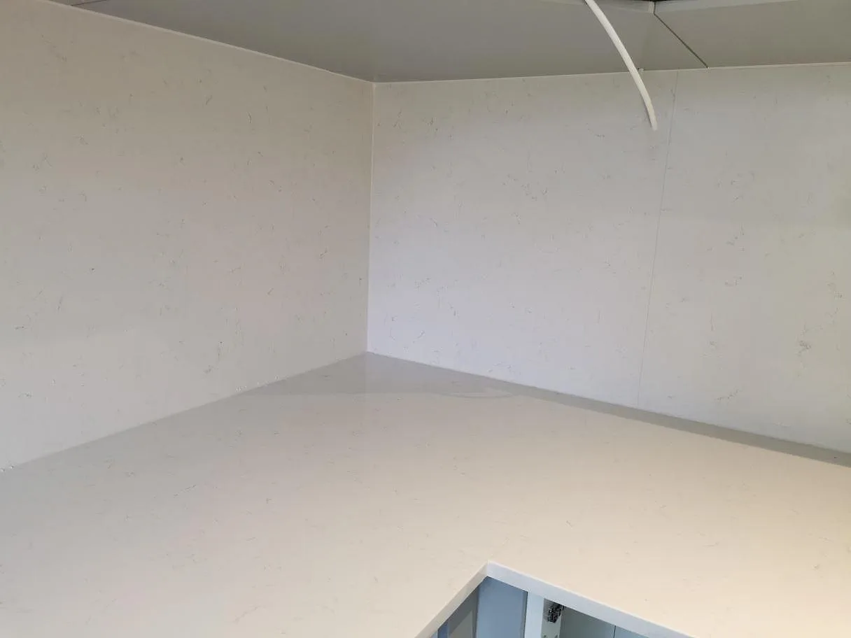 Køkkenbordplade i Technistone Noble Supreme White, Malmö – billede 4